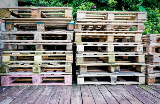 Building a Self-Watering Vertical Pallet Garden from Reclaimed Wood